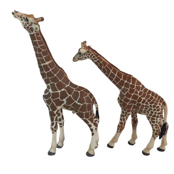 Schleich Giraffe Figures 5 and 7 Inch Toy Lot of 2 Jungle Safari - Picture 3 of 6
